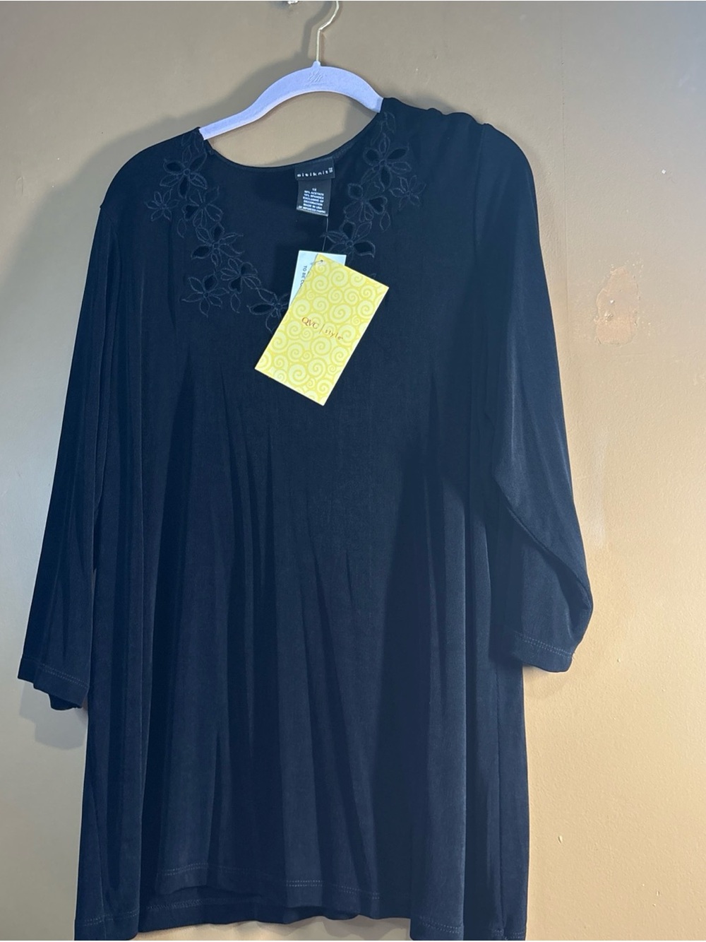763. Citiknits 3/4 Sleeve V-neck Tunic with Laser Cut Floral Detail 1X